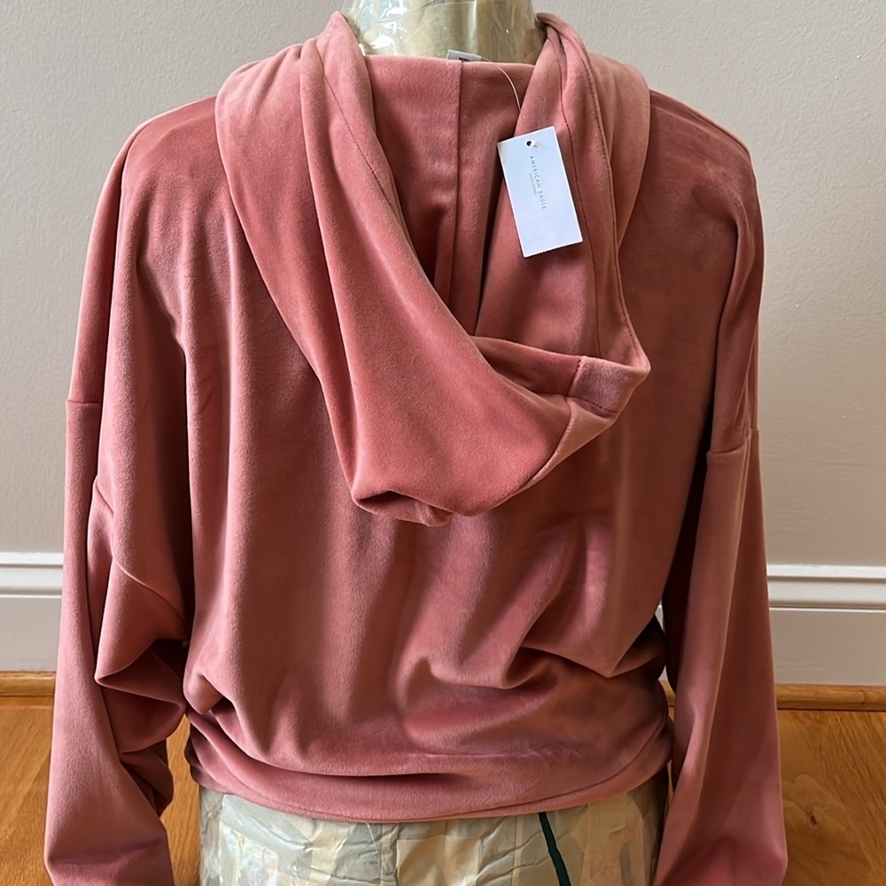 American Eagle Size XS Women’s NWT Pullover - Picture 2 of 3
